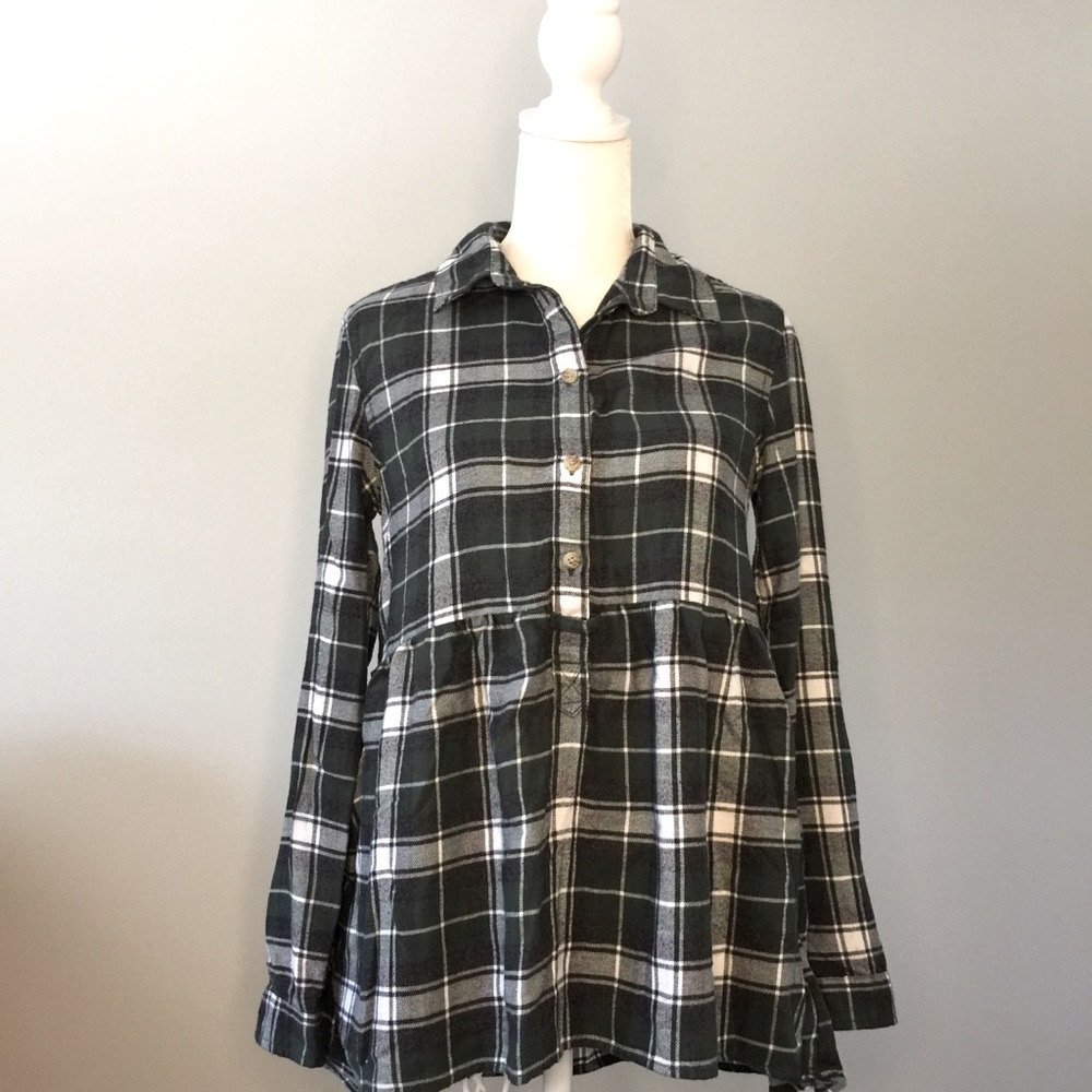 American Eagle Green Plaid Jegging Fit Blouse